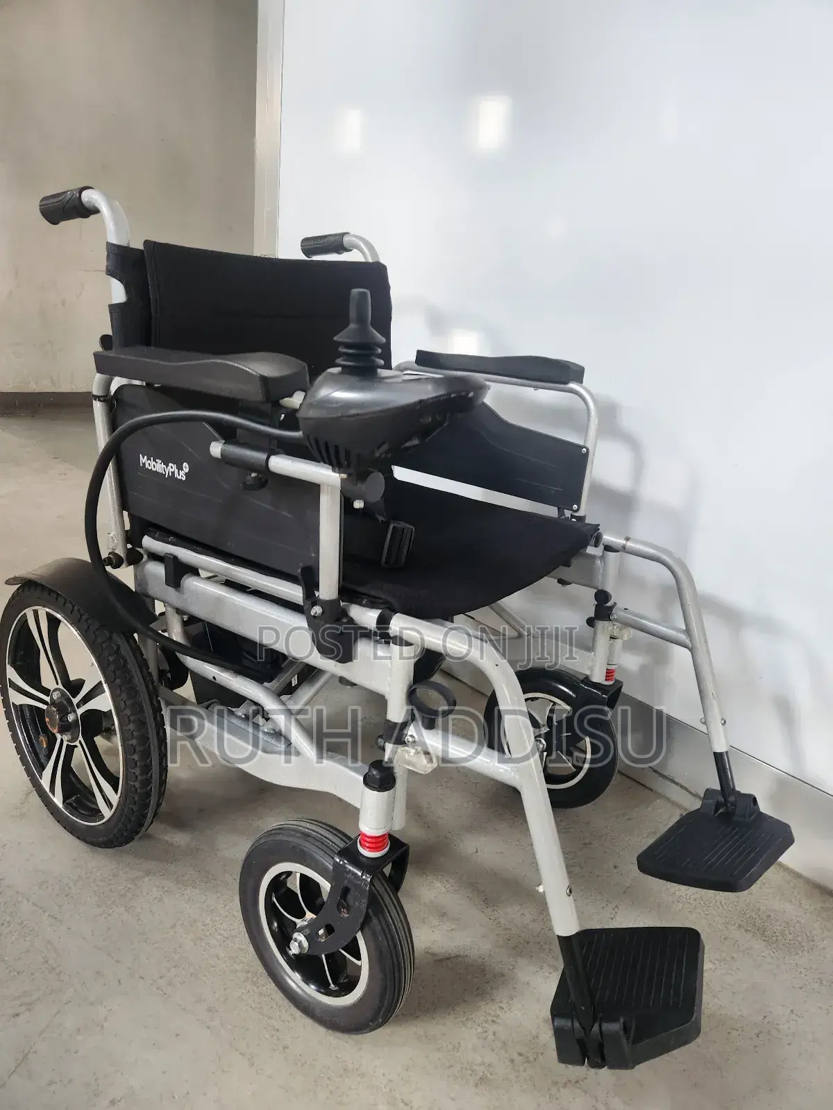 Electrical Wheelchair者或wheelchair寄來wheelchair揹著wheelchair寄予wheelchair