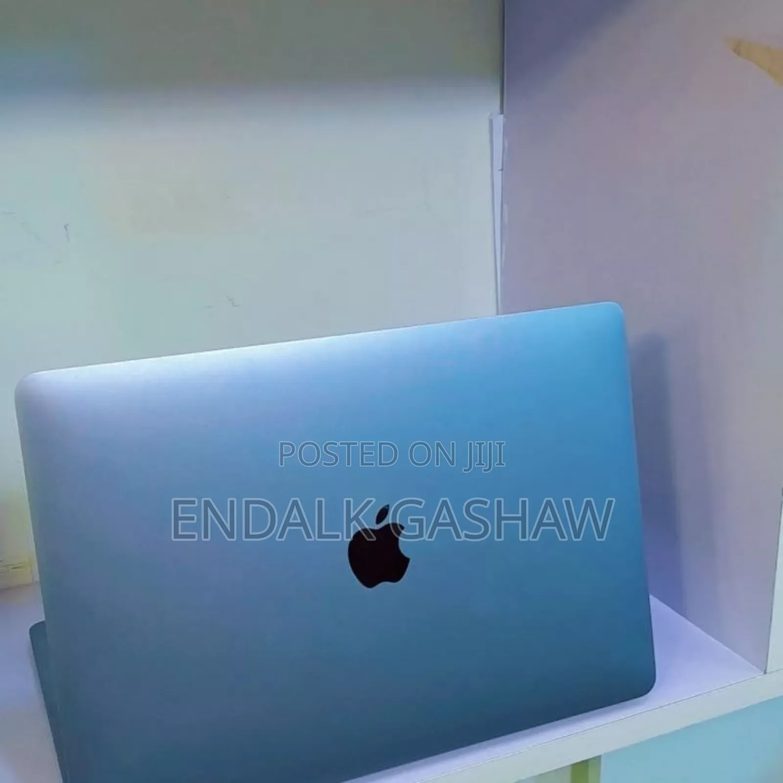 New Laptop Apple MacBook Pro 2020 M1 8GB Apple M1 SSD 512GB