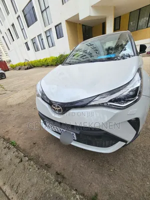 Photo - Toyota C-HR 2022 White