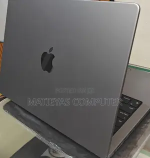 Photo - New Laptop Apple MacBook Pro 2021 M1 16GB Apple M1 SSD 512GB