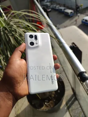 Photo - Oppo Find X5 Pro 256 GB White