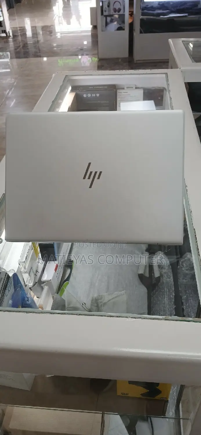 New Laptop HP EliteBook 735 G6 16GB AMD Ryzen 5 SSD 512GB