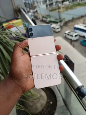 Samsung Galaxy Z Flip4 256 GB