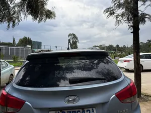 Hyundai Tucson Limited FWD 2013 Blue