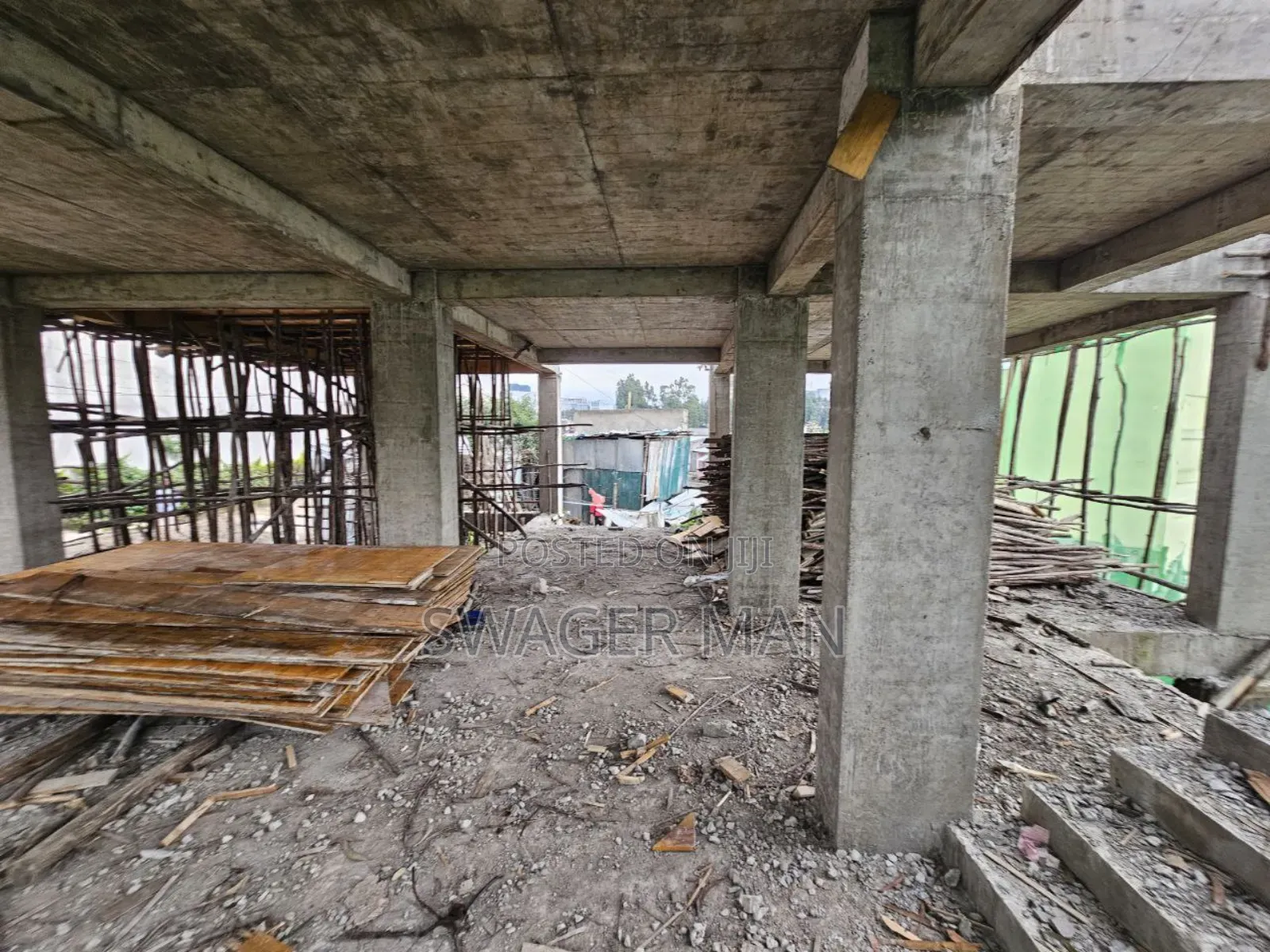 8bdrm Apartment in Salit Mihiret, Yeka for sale