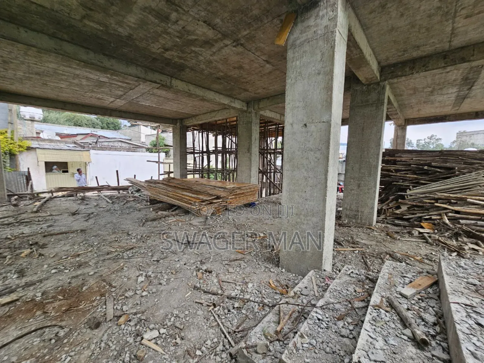 8bdrm Apartment in Salit Mihiret, Yeka for sale