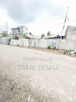 3bdrm House in ወሰን, Yeka for sale