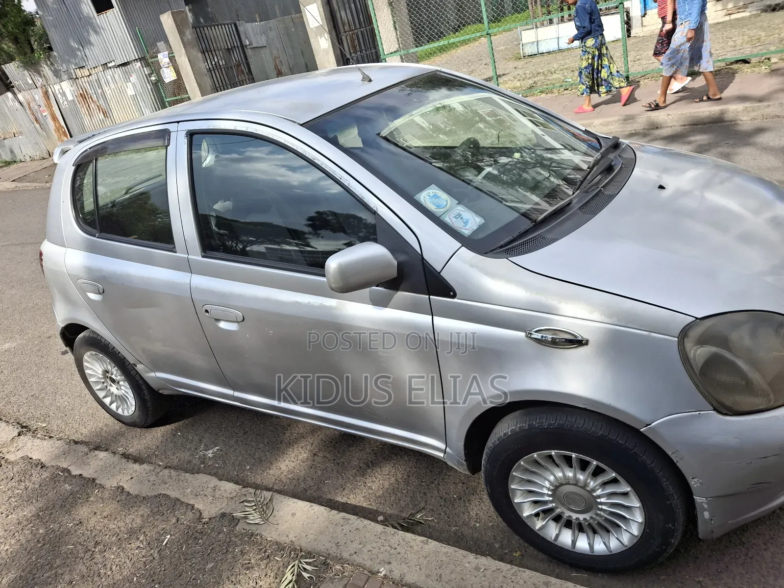 Toyota Vitz 1.0 FWD 5dr 2001 Silver