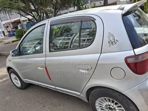 Toyota Vitz 1.0 FWD 5dr 2001 Silver