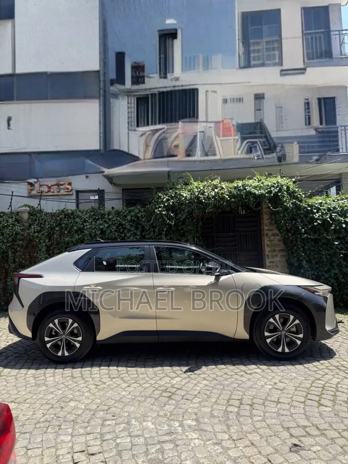 Toyota bZ4X 2023 Gold