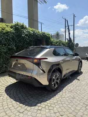 Toyota bZ4X 2023 Gold