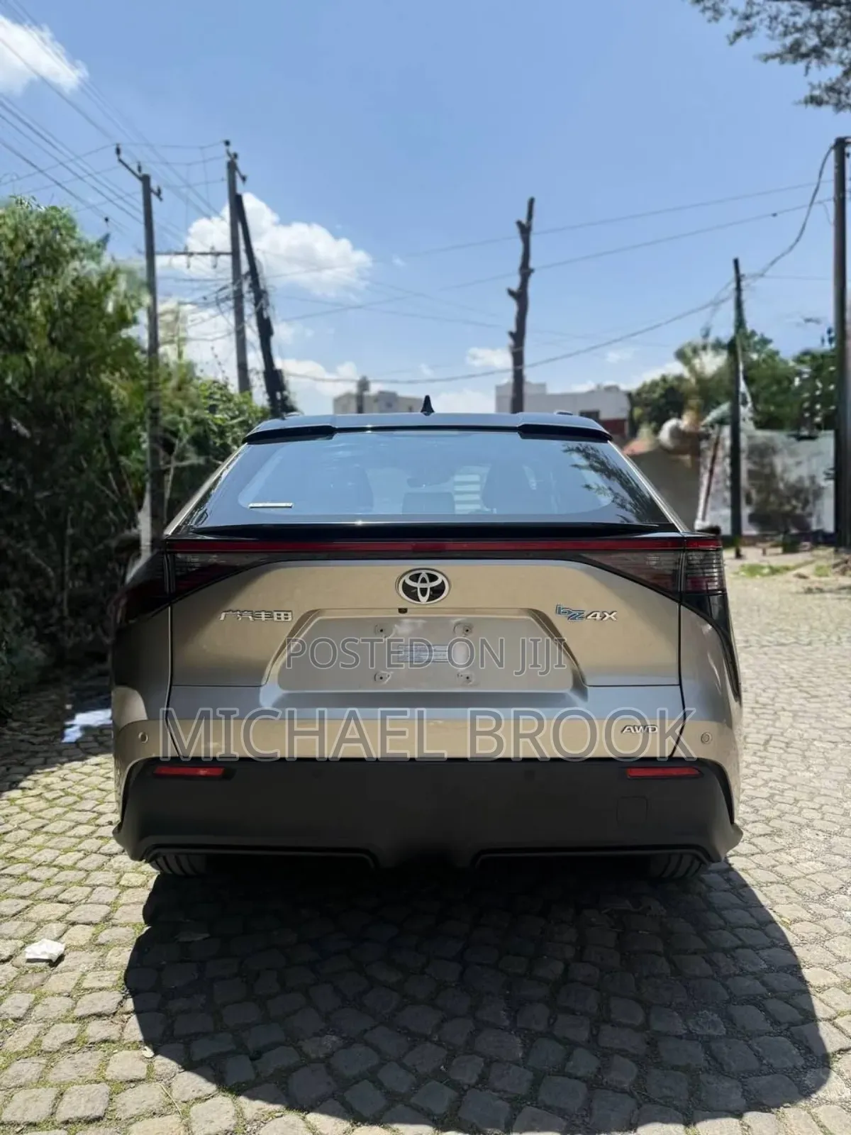 Toyota bZ4X 2023 Gold