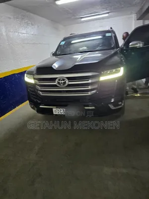 Photo - Toyota Land Cruiser 2022 Black