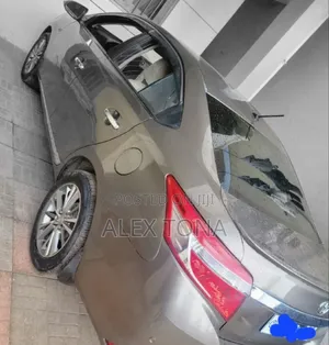 Toyota Yaris 2015 Gold