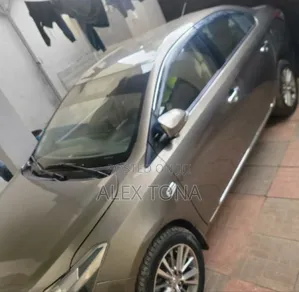 Toyota Yaris 2015 Gold