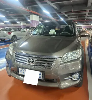 Photo - Toyota RAV4 2012 Gold