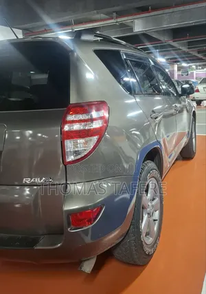 Toyota RAV4 2012 Gold