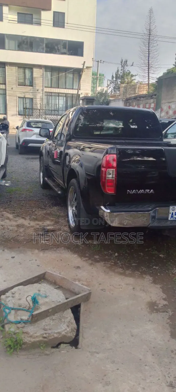 Nissan Navara 2012 Black
