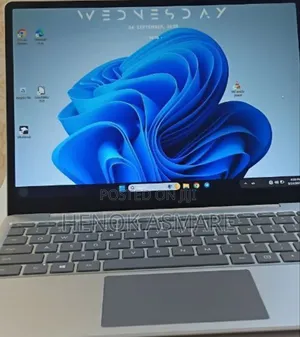 New Laptop Microsoft Surface 8GB Intel Core I5 SSD 128GB