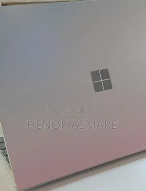 New Laptop Microsoft Surface 8GB Intel Core I5 SSD 128GB