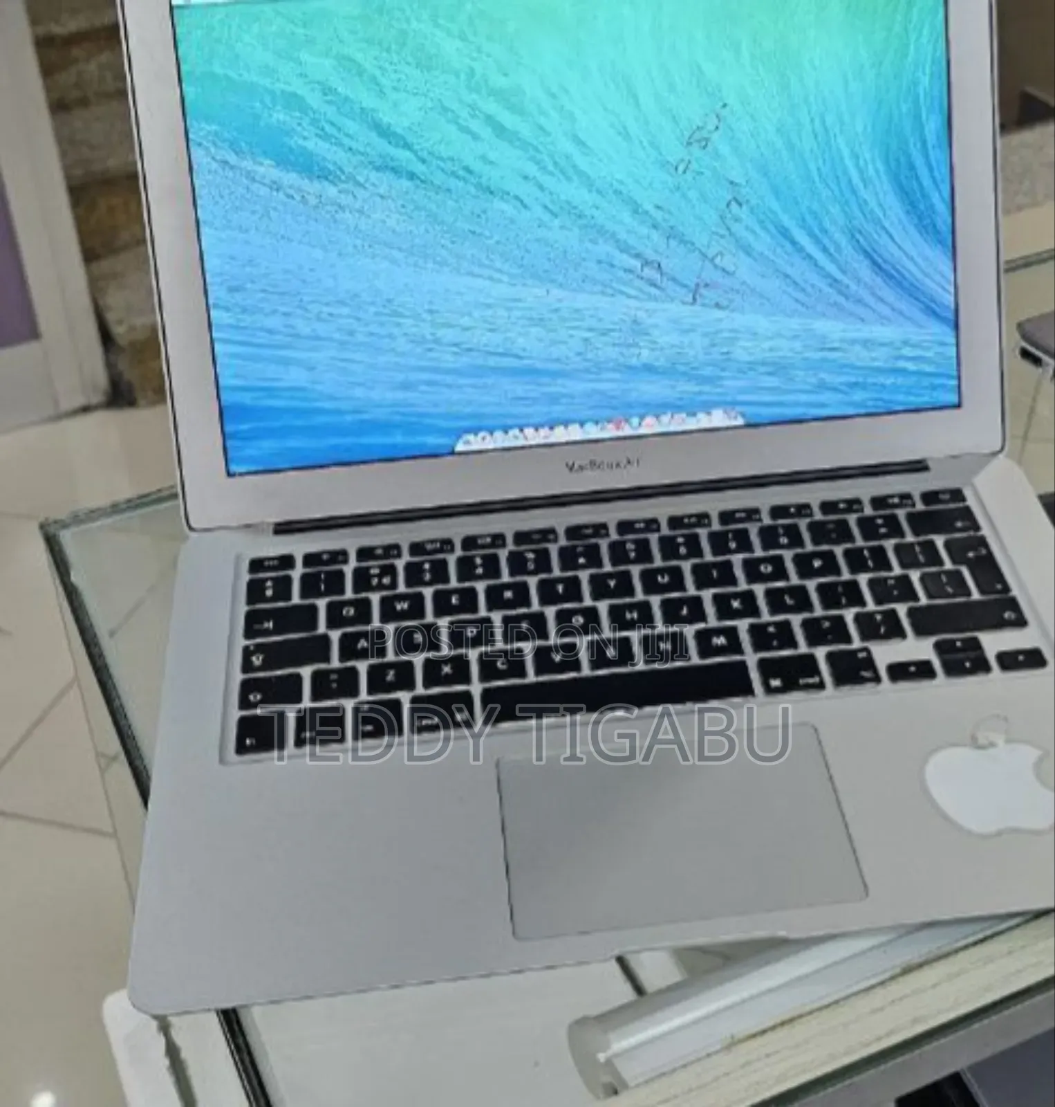 New Laptop Apple MacBook Air 2014 4GB Intel Core I5 SSD 128GB