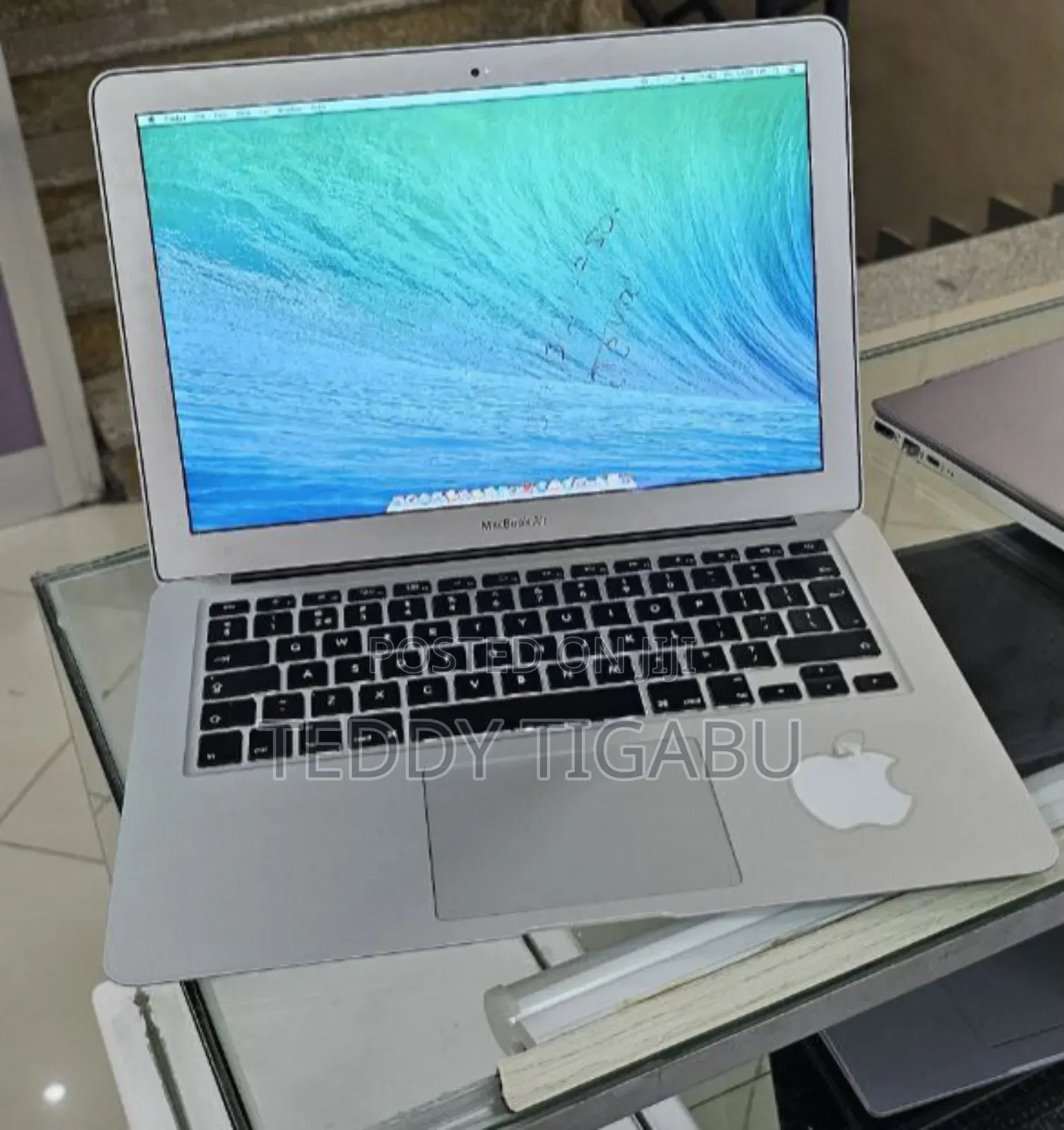 New Laptop Apple MacBook Air 2014 4GB Intel Core I5 SSD 128GB