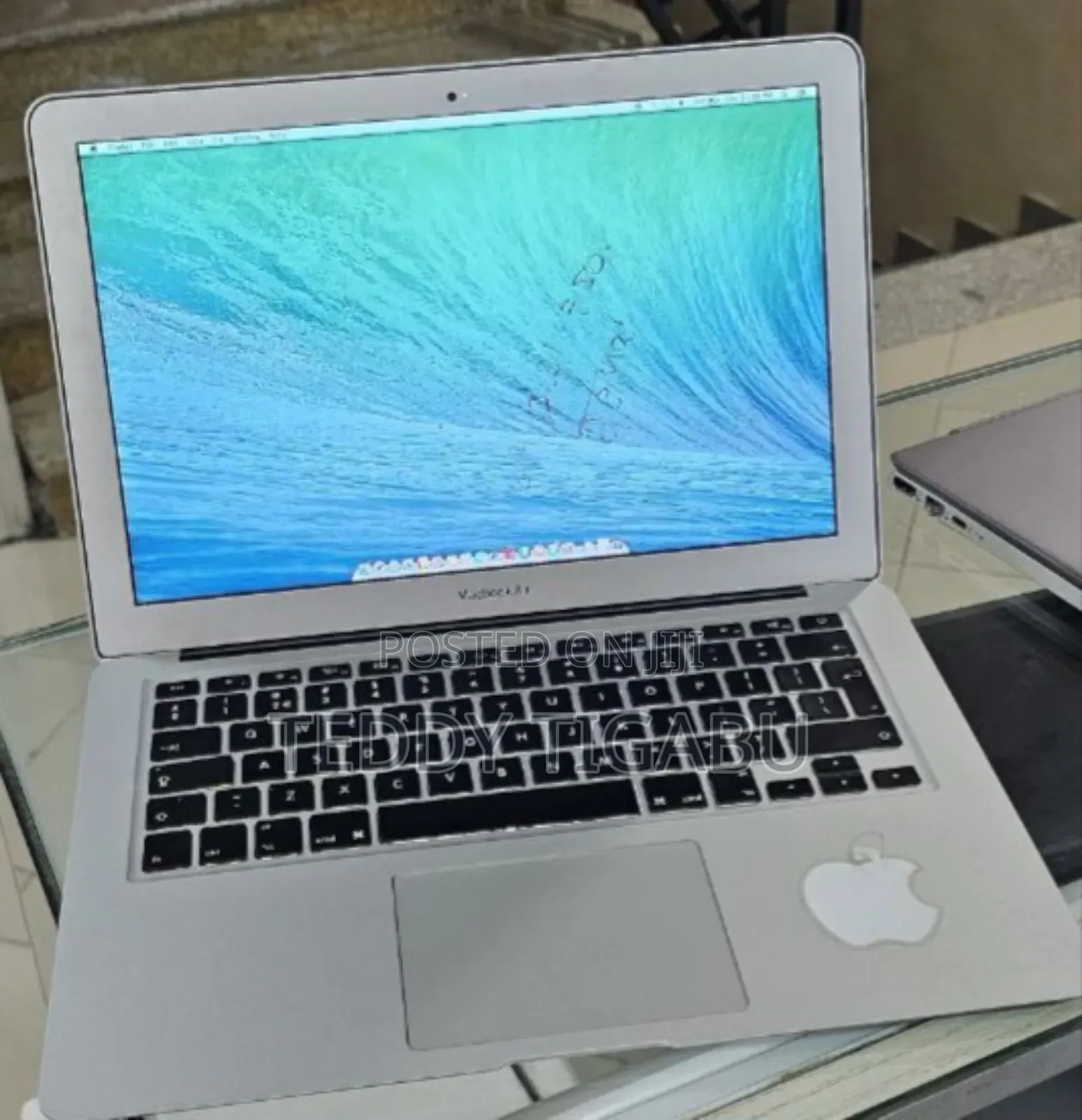 New Laptop Apple MacBook Air 2014 4GB Intel Core I5 SSD 128GB