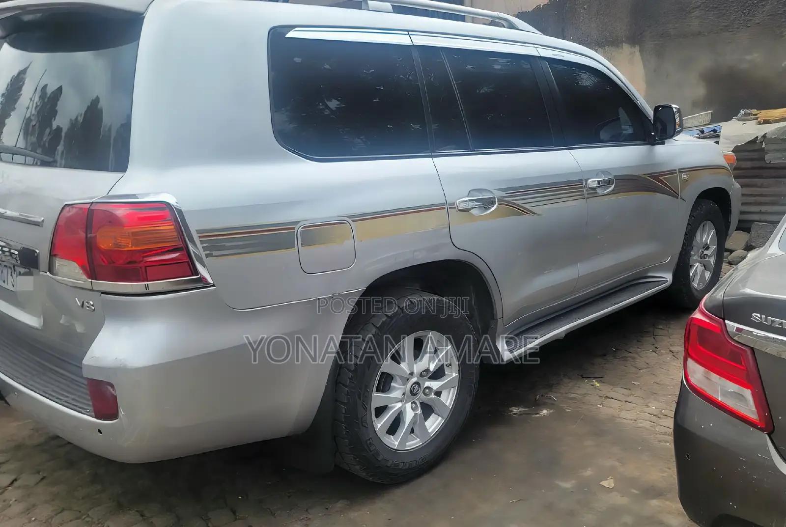 Toyota Land Cruiser 2010 Silver