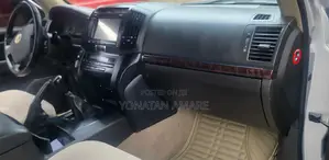 Toyota Land Cruiser 2010 Silver