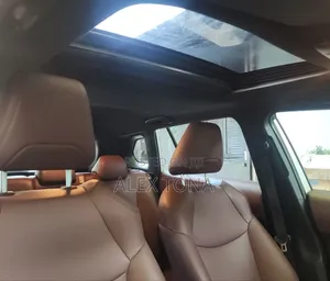 Toyota Corolla Cross Hybrid 2023 Silver