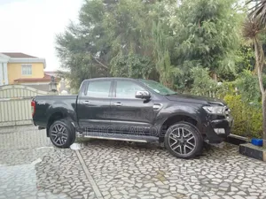 Photo - Ford Ranger Wildtrak 2017 Black