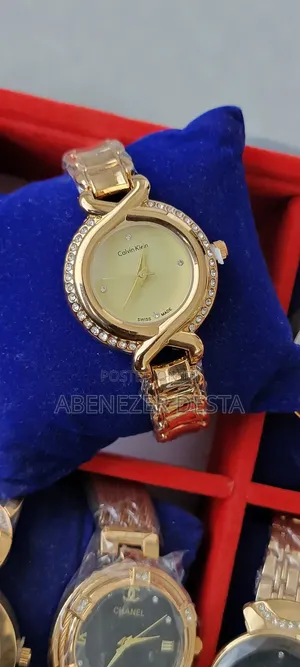 Gold-Tone Calvin Klein Women's Watch With a Crystal-Embellished