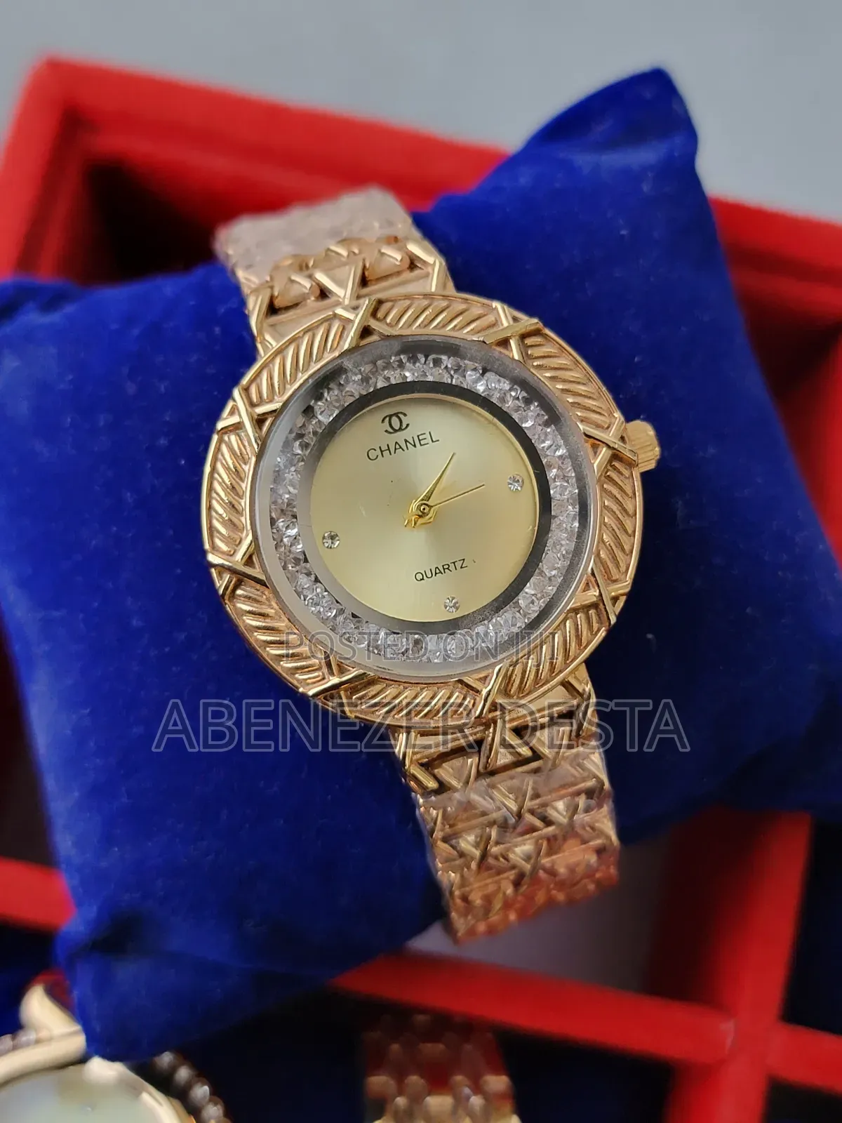 Gold-Plated Quartz Women's Watch With "Chanel" and "Quartz