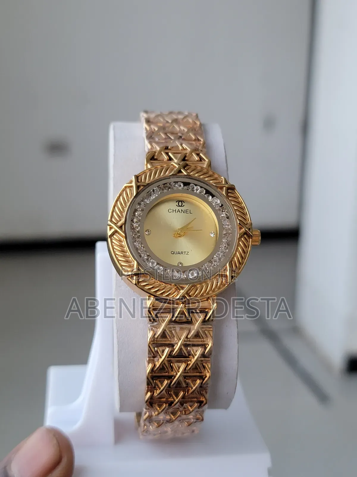 Gold-Plated Quartz Women's Watch With "Chanel" and "Quartz
