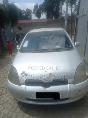 Toyota Vitz 2001 Gray