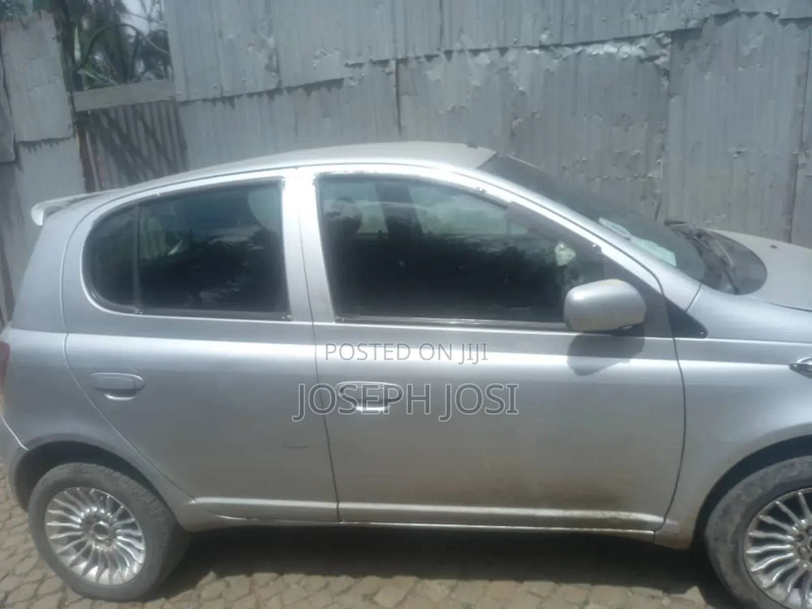 Toyota Vitz 2001 Gray