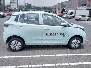 Photo - Car 2021 Green