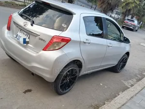 Toyota Yaris 2012 Silver