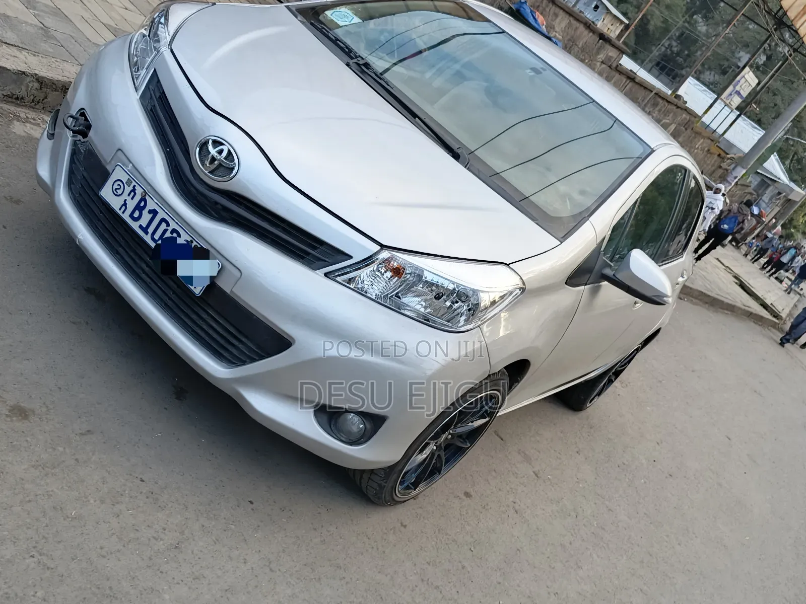 Toyota Yaris 2012 Silver