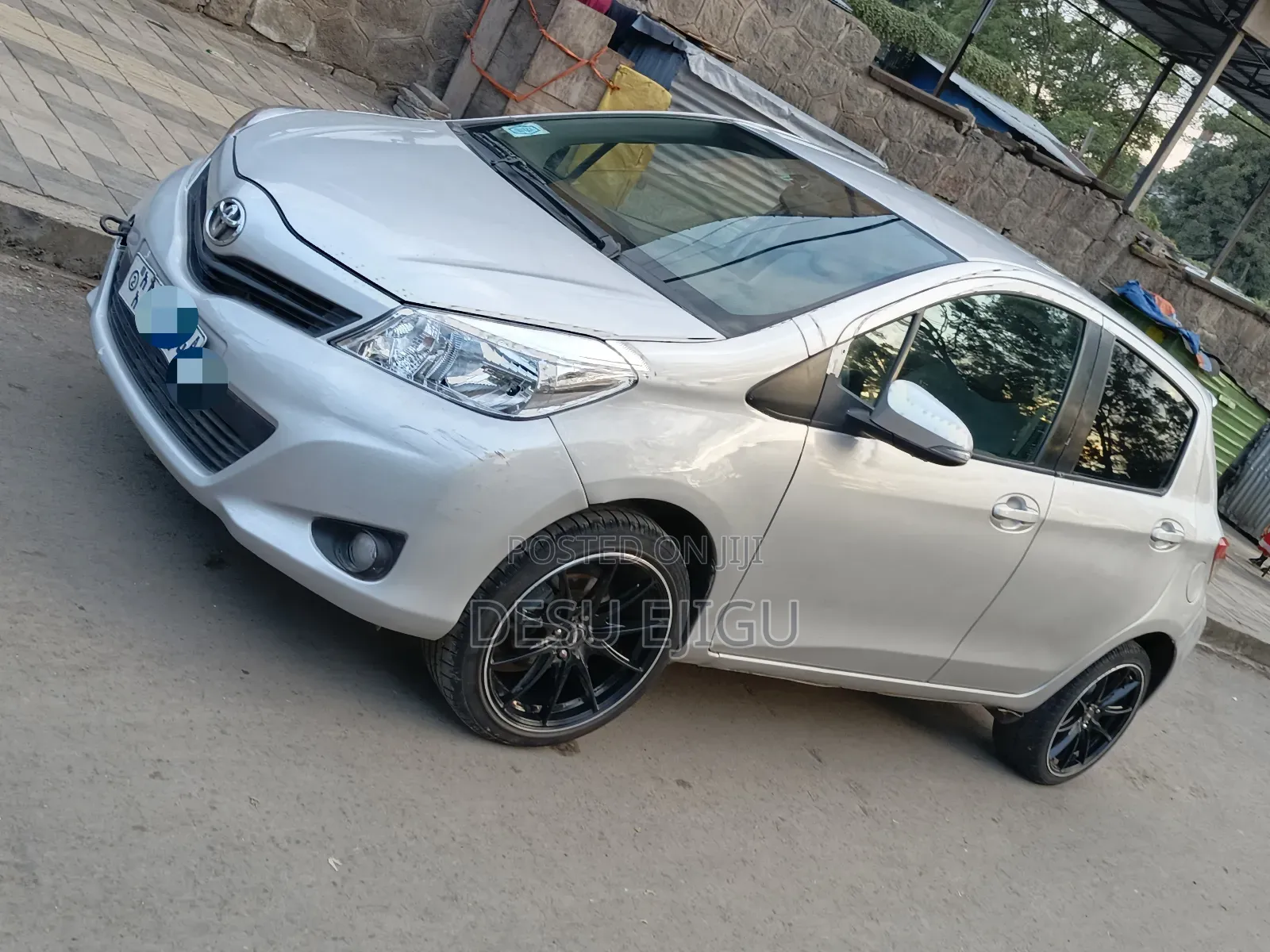 Toyota Yaris 2012 Silver
