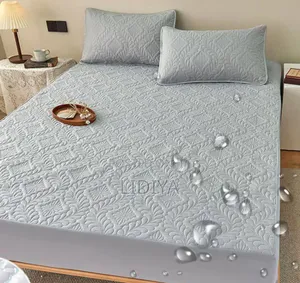 መታጠብ የሚችል እና በቀላሉ የሚደርቅ