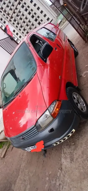 Toyota HiAce 2006 Red