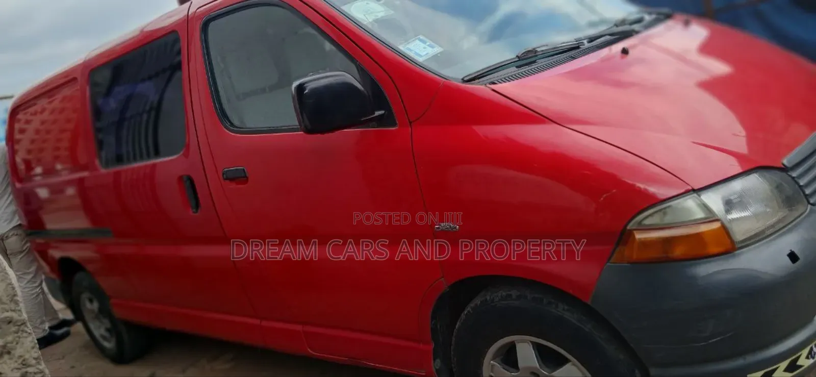 Toyota HiAce 2006 Red