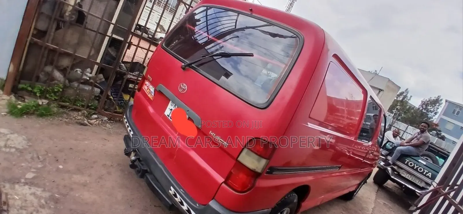 Toyota HiAce 2006 Red