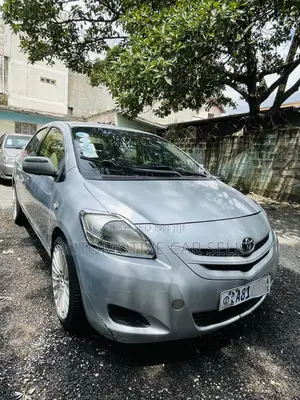 Photo - Toyota Belta 2007 Silver