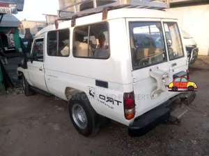 Toyota Land Cruiser 80 Wagon 1990 White