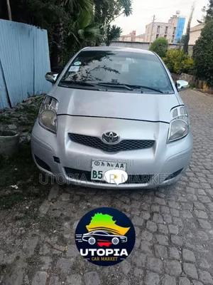 Photo - Toyota Yaris 2009 Silver