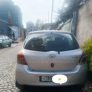 Toyota Yaris 2009 Silver