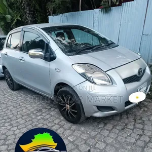 Toyota Yaris 2009 Silver