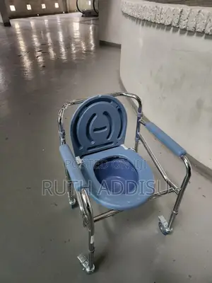 Photo - Commode for Wheels Chair吞食shower Chair肇事commode Chair痛苦toilet Chair
